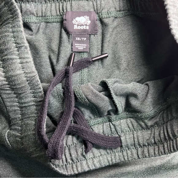 Roots • Active Tech Zip Pocket Joggers • Forest Green • XS - Picture 12 of 12